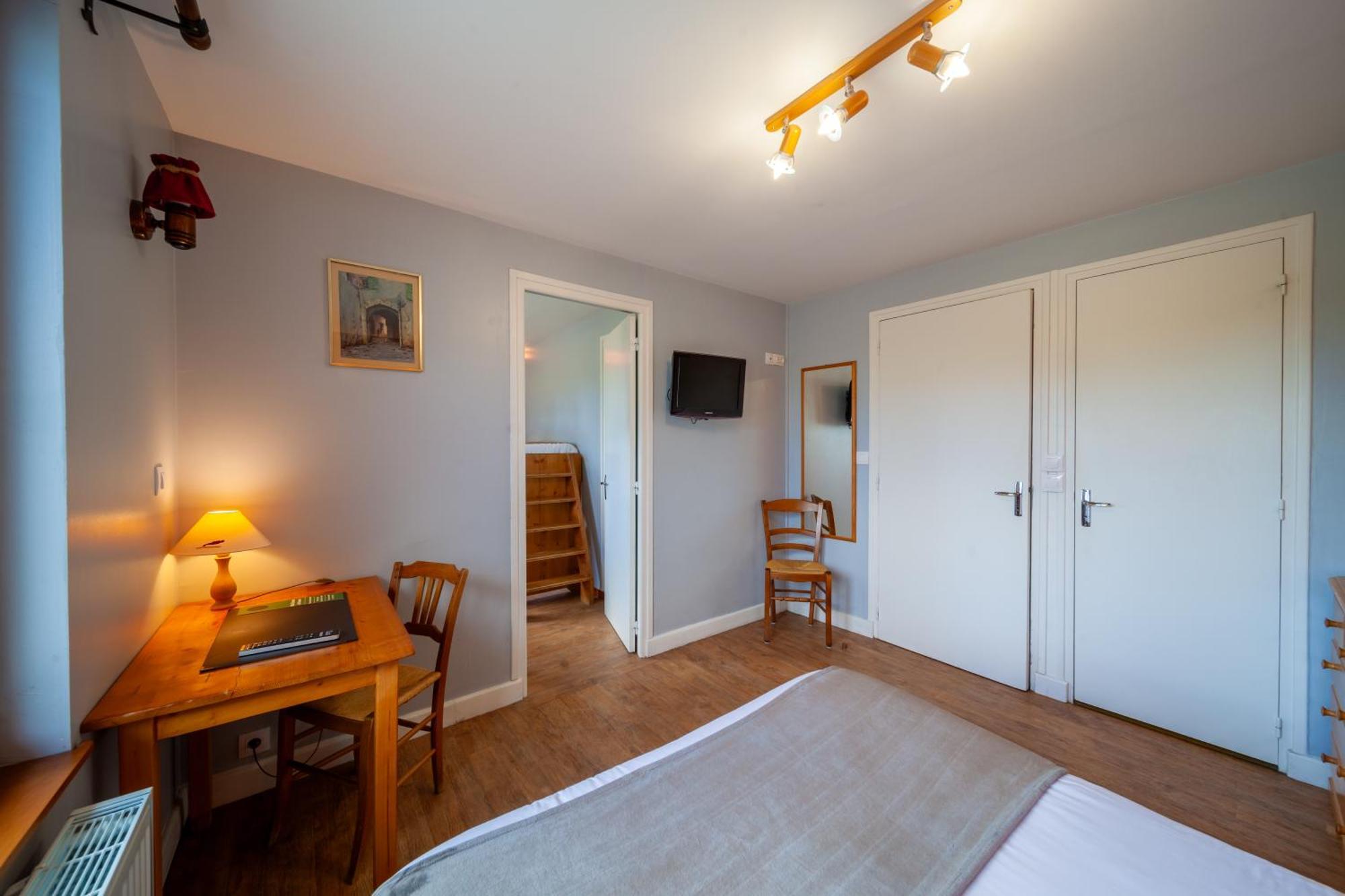 Des Montauds - & Restaurant Hotel 2*